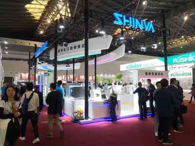 上海醫(yī)療器械展臺(tái)搭建,新華醫(yī)療展覽布置-美湖會(huì)展